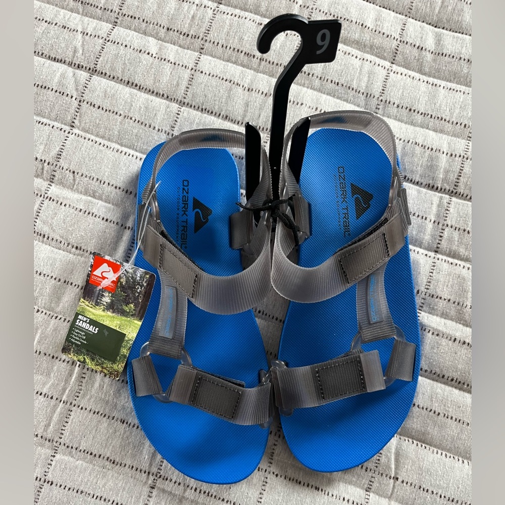 NWT Ozark Trail Men’s (9) Sandals